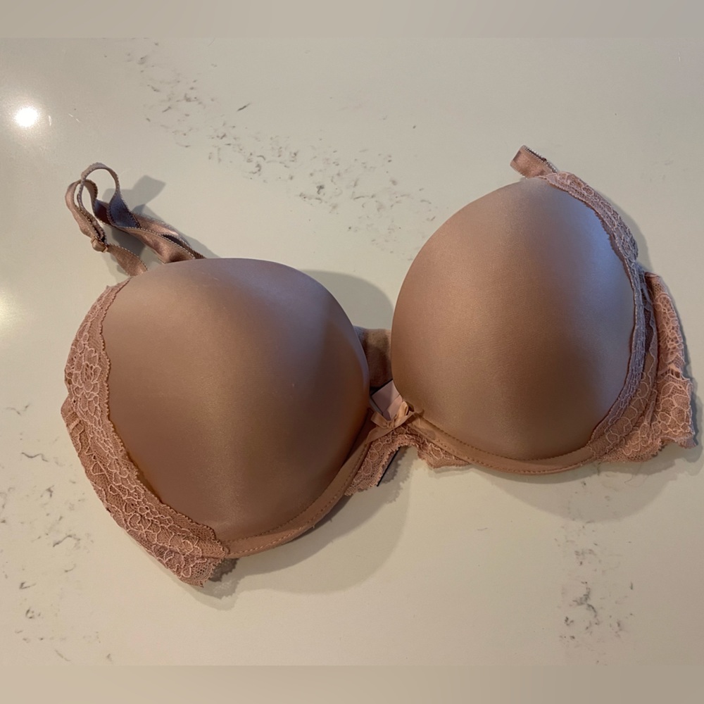 Victoria secret bra 36D